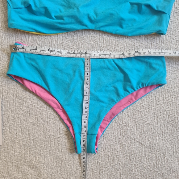 She strapless bikini blue, pink & yellow, reversible size 8 Y2K vibes - Picture 9 of 12